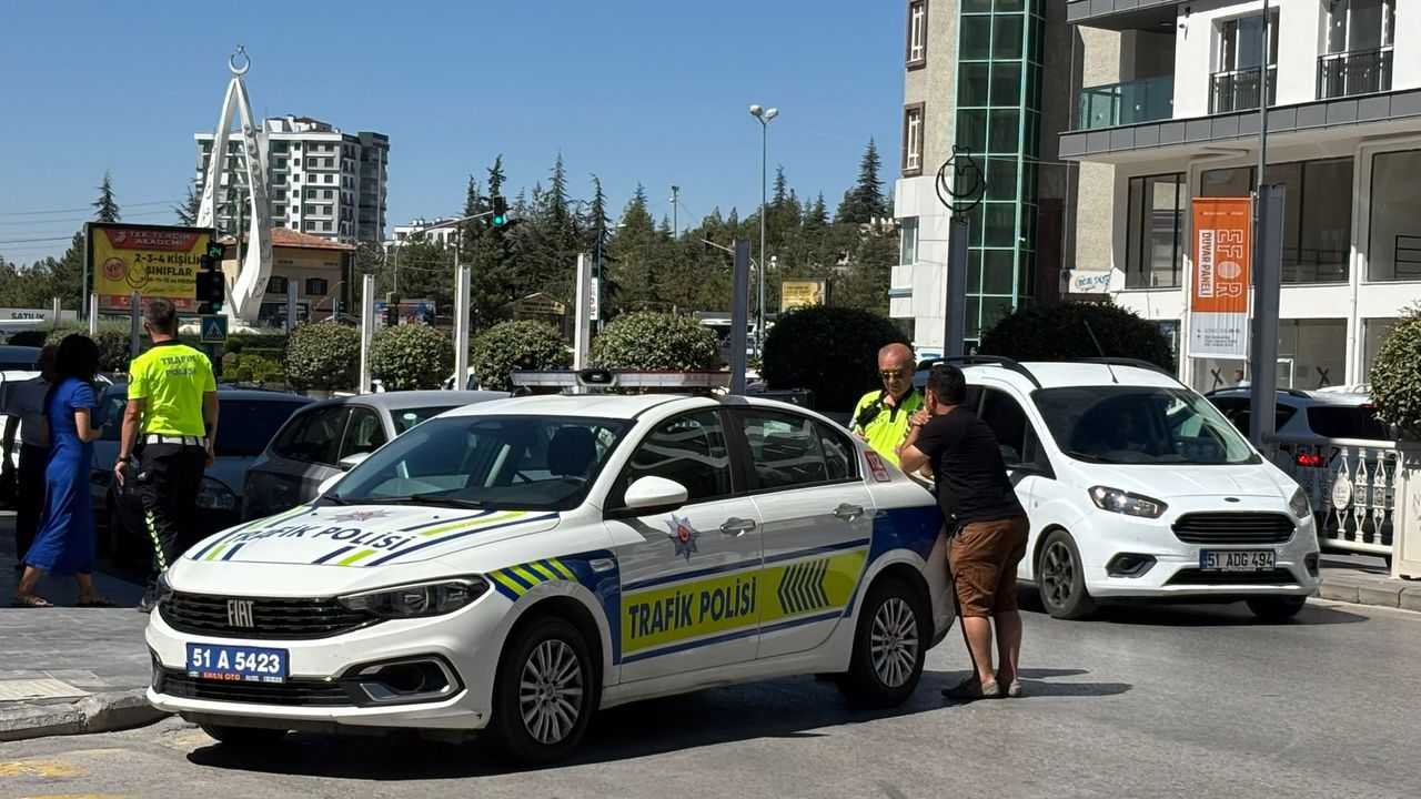 Dr. Sami Yağız Caddesi'nde ardışık trafik kazası