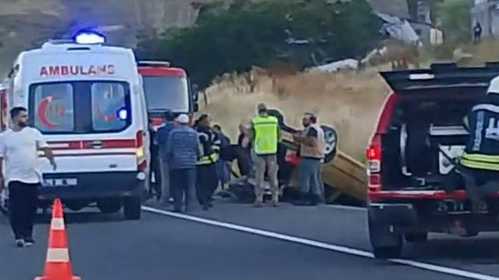 Erzurum'da araç devrildi: 2 ölü