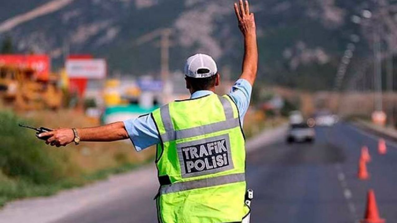 Trafik durumu raporu: 60 kaza, 28 yaralı, 1 ölüm... Hız nedeniyle 793 kişi rapor edildi...