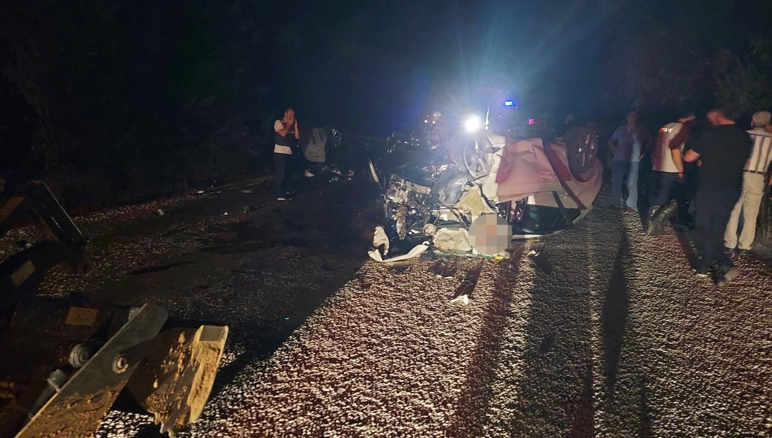 Çanakkale'de trajik kazada 6 kişi hayatını kaybetti.