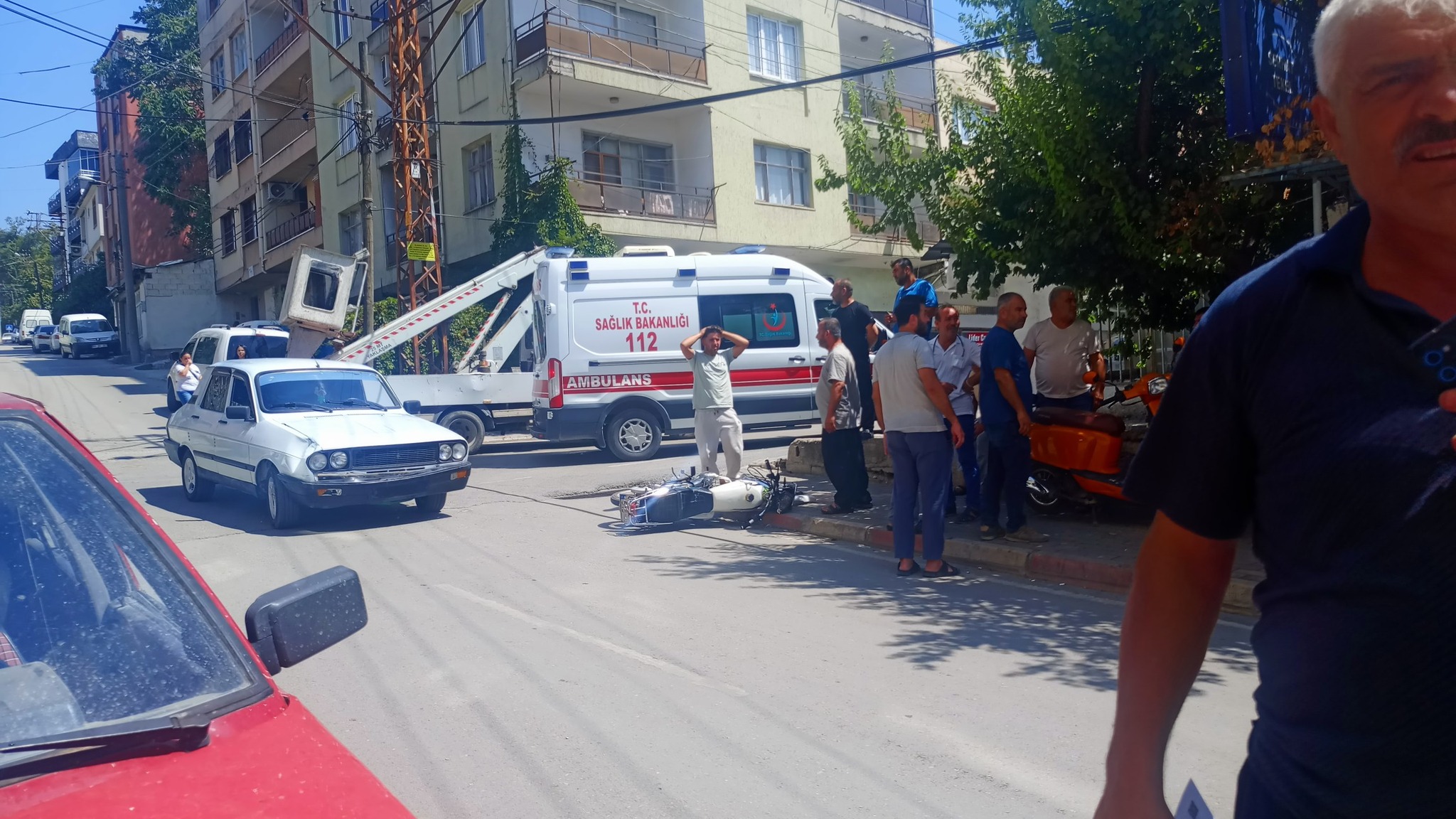Kadirli'de kaza: 2 kişi yaralandı.