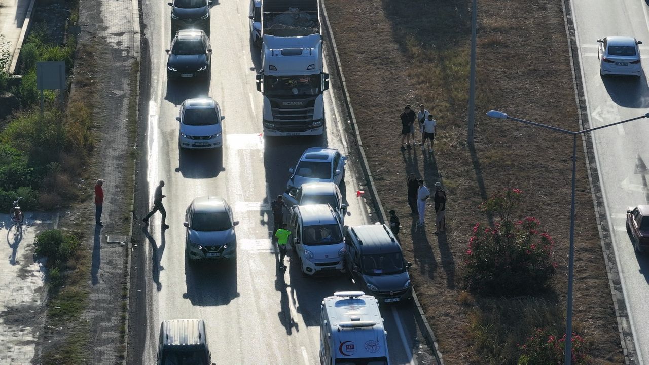 Samsun'da Karadeniz sahil yolunda zincirleme kaza trafik akışını durdurdu!