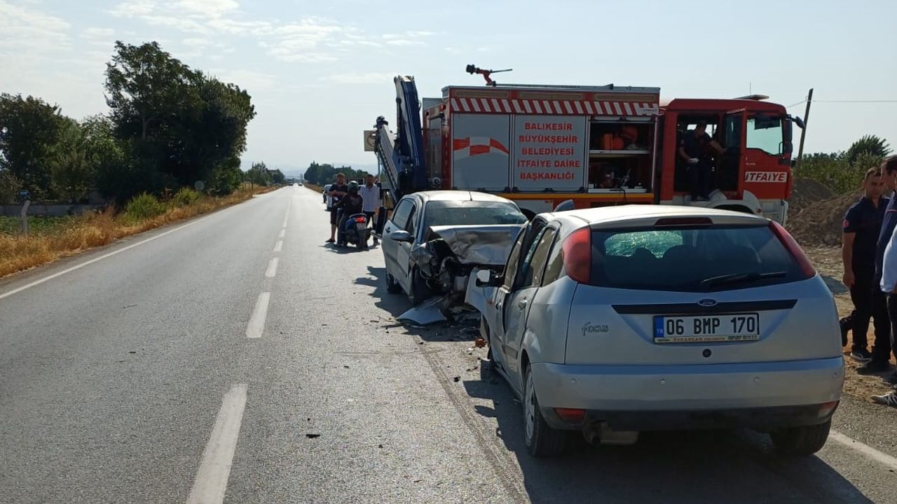 Balıkesir'in Altıeylül ilçesinde kaza: 1 kişi öldü, 1 kişi yaralandı.