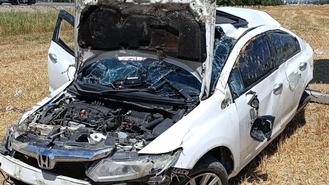 Burdur Bucak'ta Kaza: 3 Kişi Yaralandı