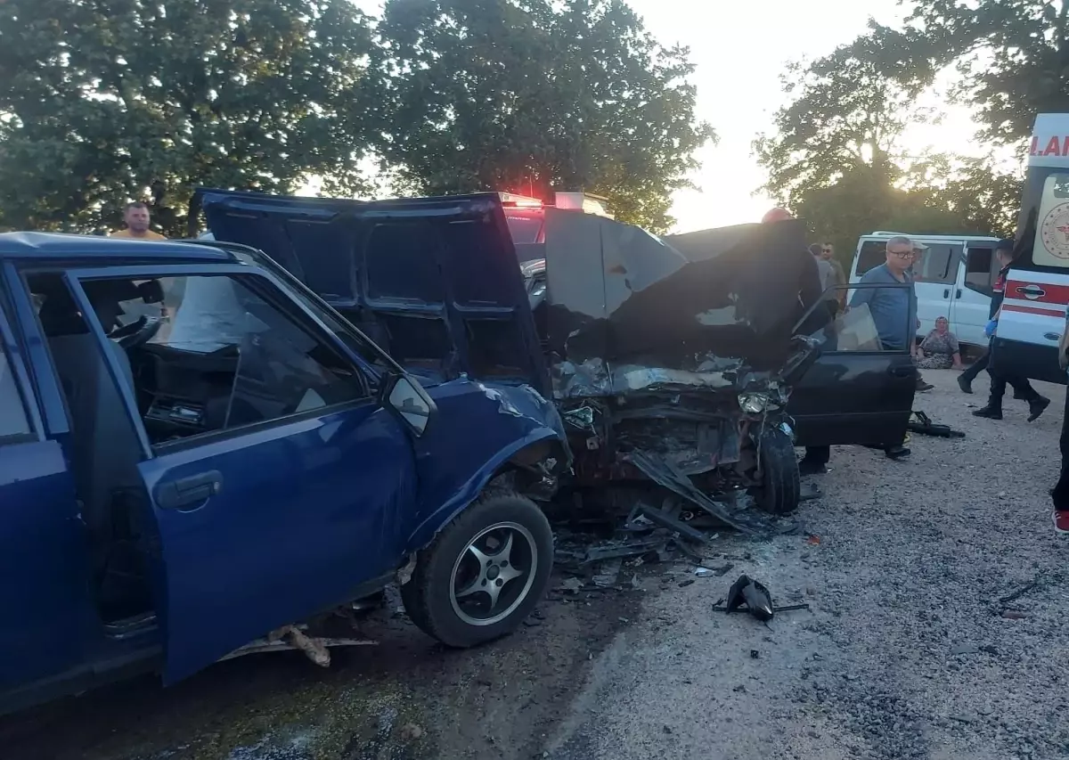 Bursa'da Dramatik Trafik Kazası: 1 Kişi Hayatını Kaybetti, 3 Kişi Yaralandı.
