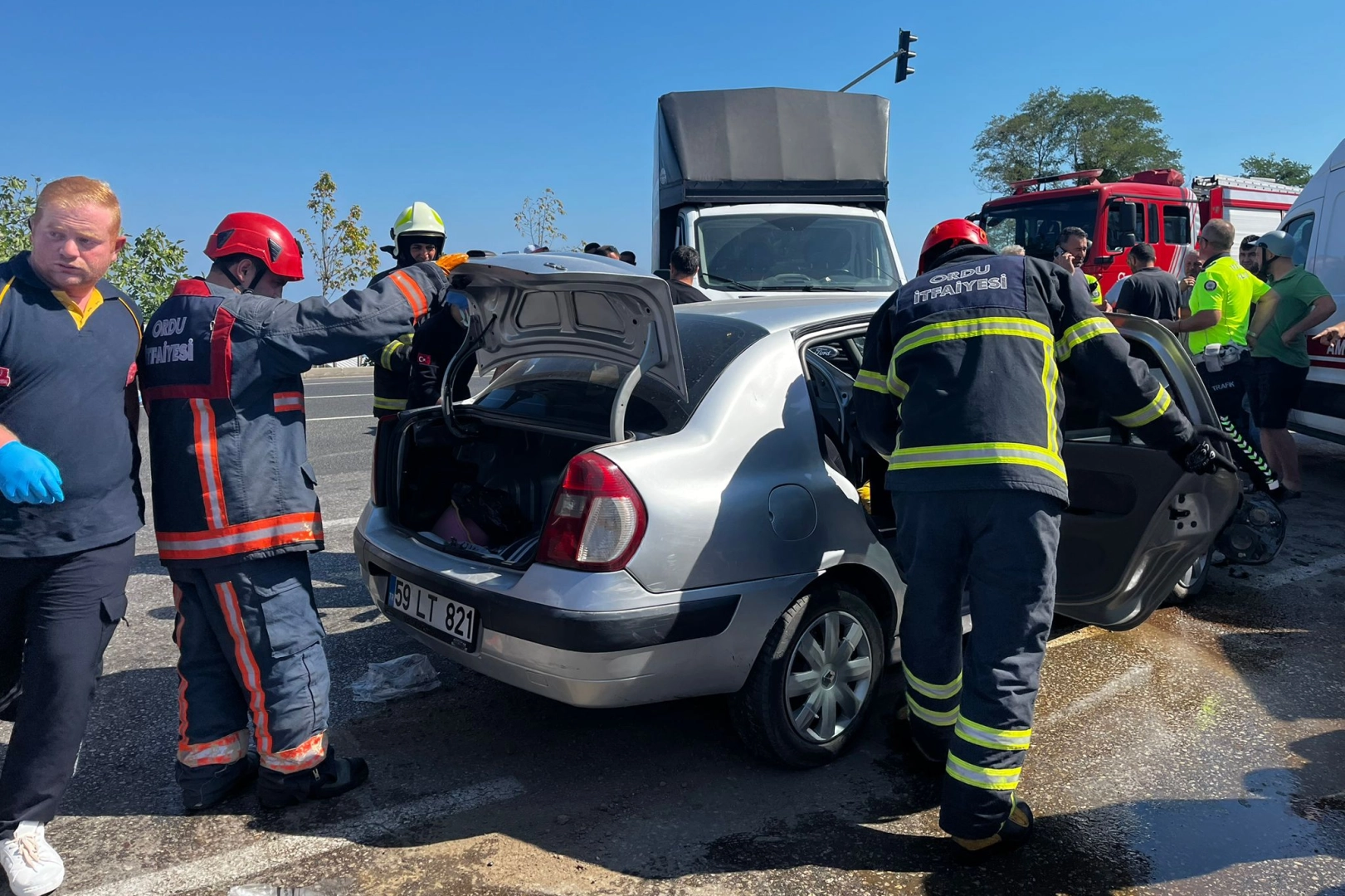 Ünye'de trafik kazası meydana geldi: 5 kişi yaralandı.