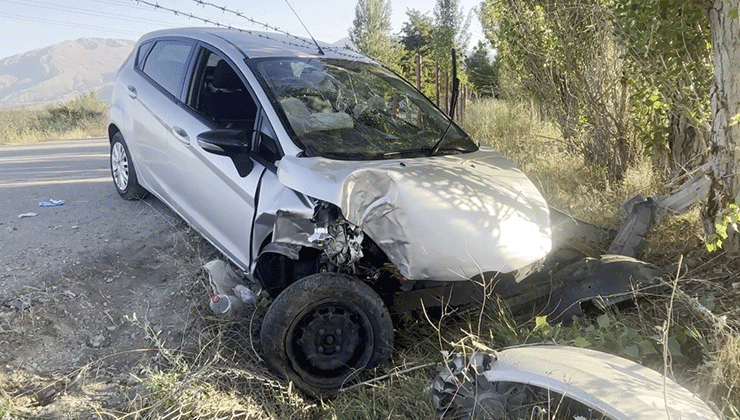 Erzincan’da meydana gelen kaza sonucu 2 kişi yaralandı.
