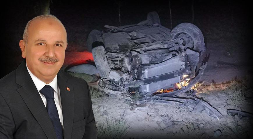 Kaza yapan araçta Belediye Başkanı Ekmel Cönger de vardı, 3 kişi yaralandı.