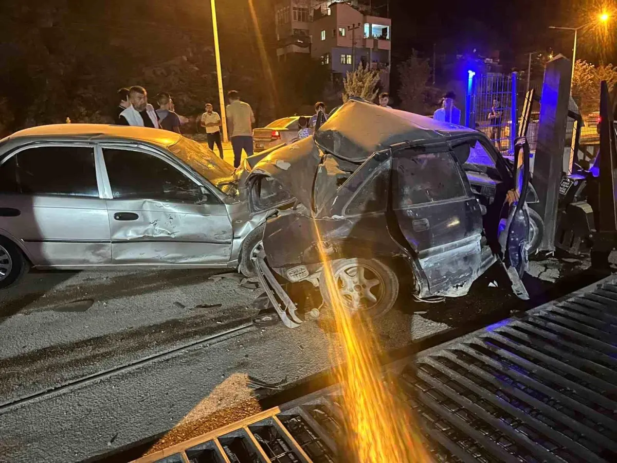 Kahramanmaraş'ta Trafik Kazasında Sürücü Yaralandı.