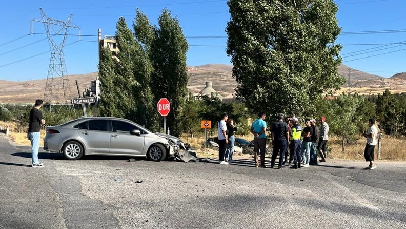 Kazada 2 kişi yaralandı: Kayseri’de olay.