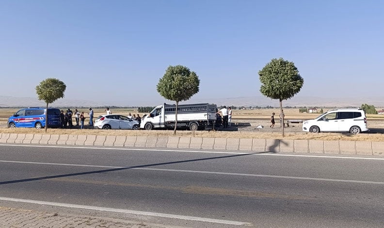 Muş'ta meydana gelen kaza sonucunda 2 kişi yaralandı.