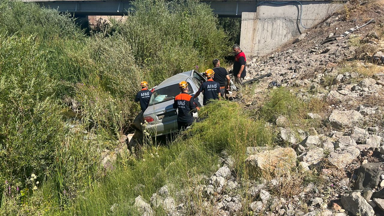 Sivas Akıncılar'da Araç, Köprüden Düştü: 2 Ölü