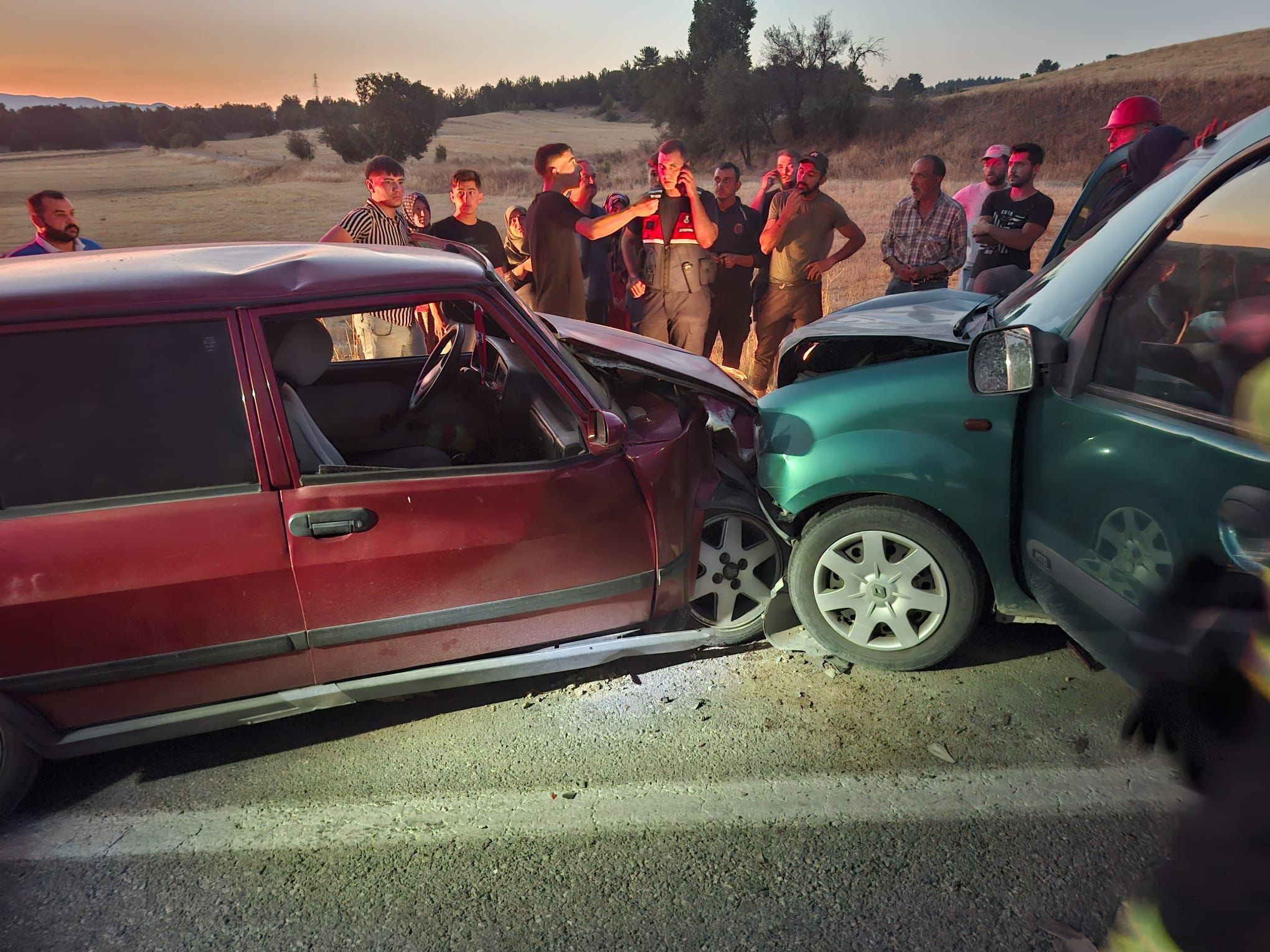 Trafik kazasında 2 ölü ve 1 yaralı var - Son dakika haberleri