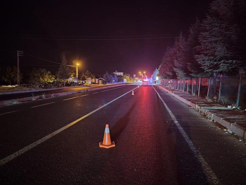 Trafik kazasında ağır yaralanan kişi yaşamını yitirdi.