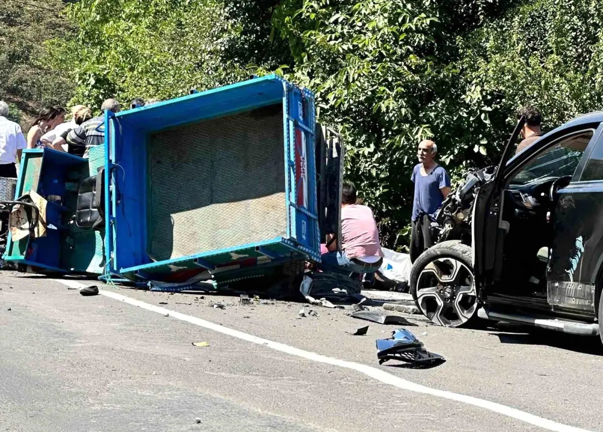 Ünye'de Kaza: 2 Kişi Yaralandı.