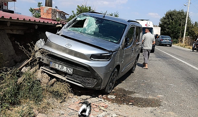 Dinar Çay Yolu'nda Trafik Kazası