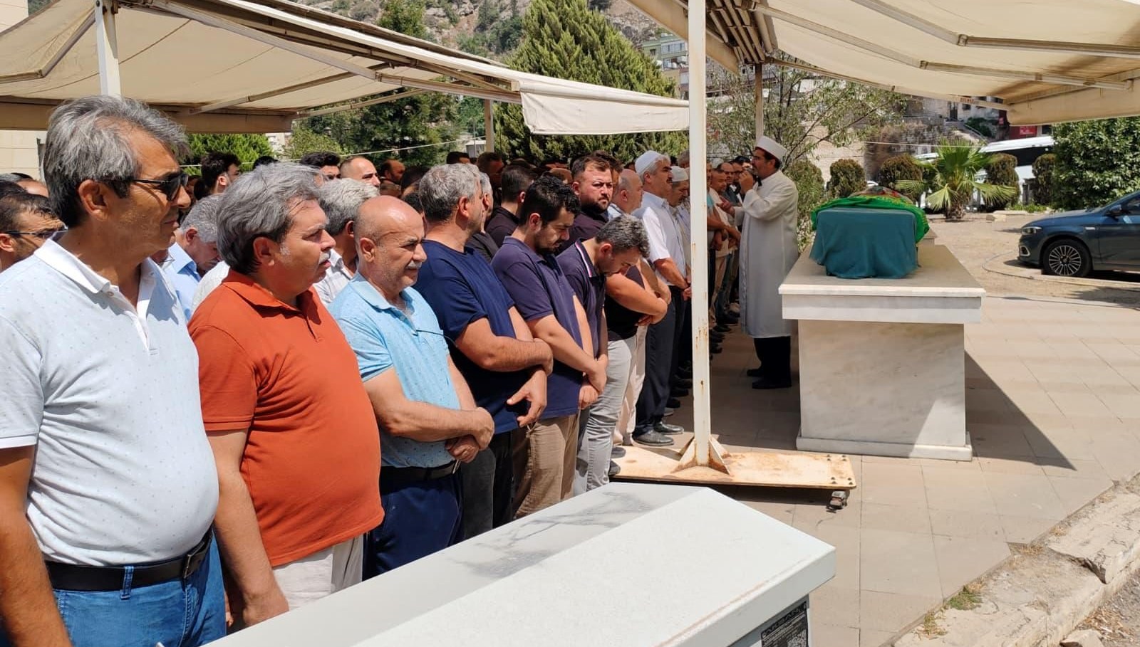 Kazada hayatını kaybedenler Hatay'da son yolculuğuna uğurlandı.