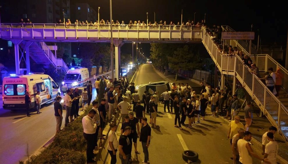 Kırıkkale'de trajik bir olay: Üst geçidin bariyerlerine çarptı