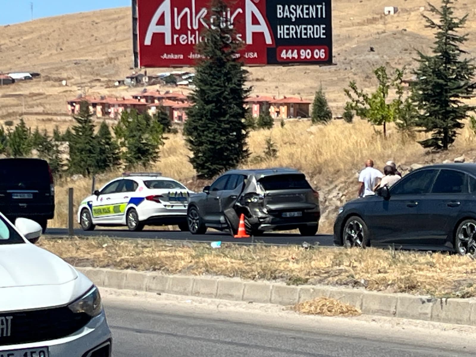 Afyonkarahisar-İzmir karayolunda kazaya sebep olan trafik yoğunluğu - En Son Haberler