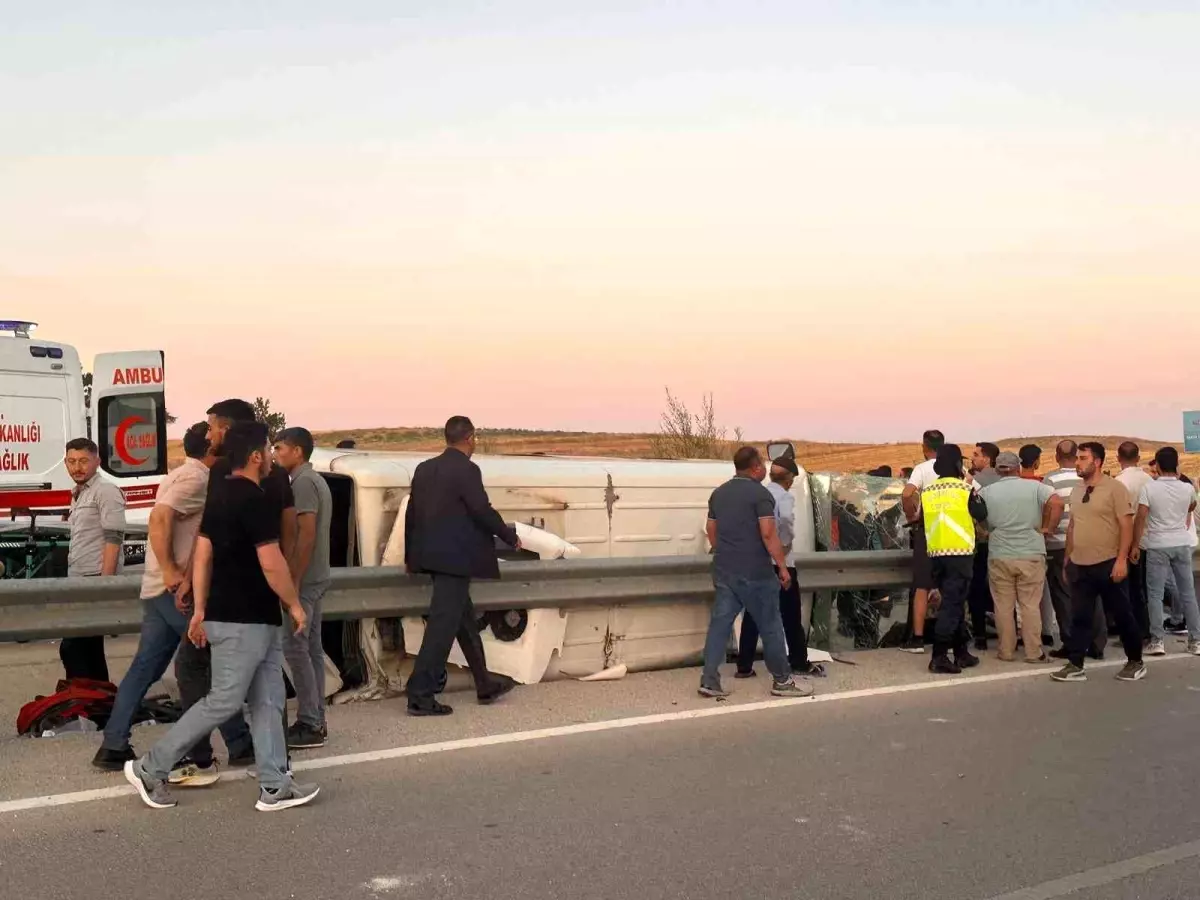 Afyon'da trafik kazasında 10 kişi yaralandı.