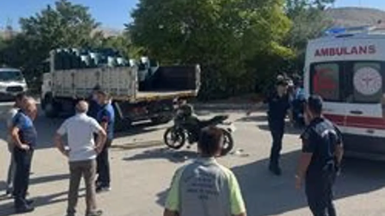 Çayırhan'da kaza: Motosiklet sürücüsü ciddi şekilde yaralandı.