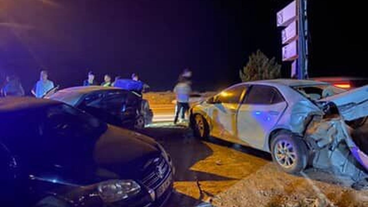 3 Kişi Yaralı: Trafik Kazası