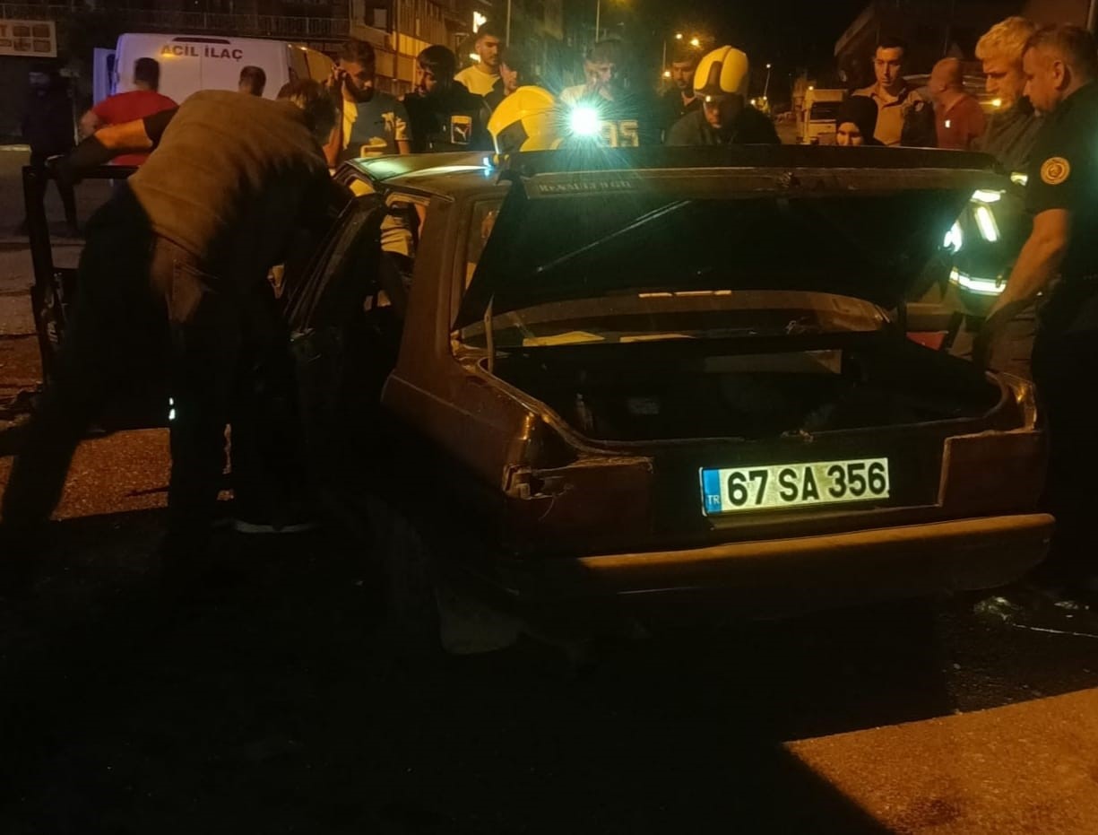 Karabük'te trafik kazasında 2 kişi yaralandı.