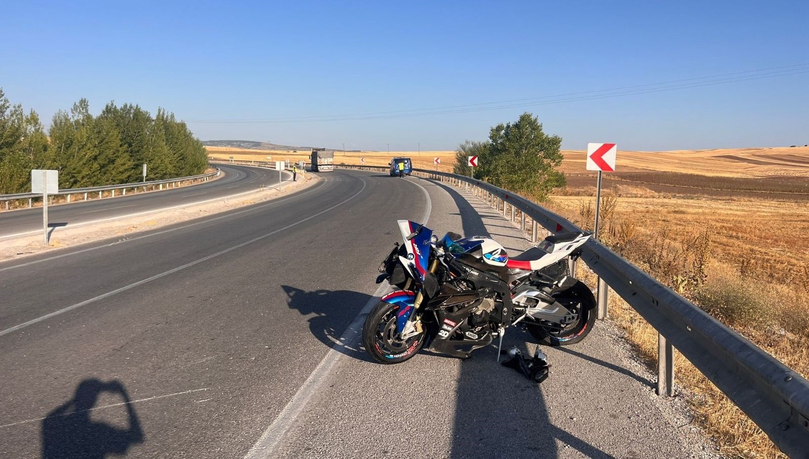Motosiklet kaza kurbanı sürücü öldü.