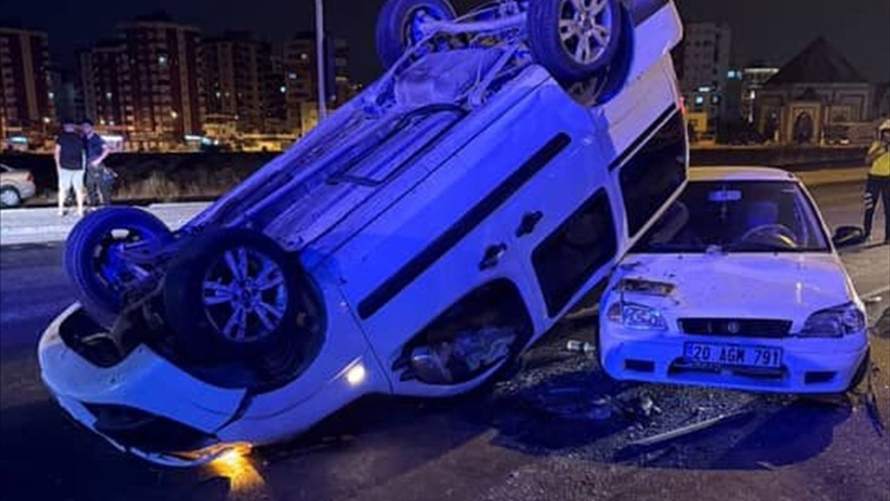 Adana'da ardışık kaza sonucu 2 kişi yaralandı.