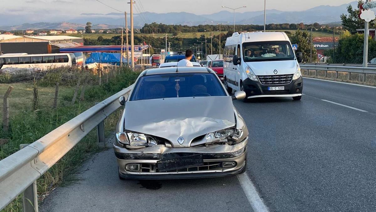 Samsun'da ardışık trafik kazasında 3 kişi yaralanmıştır.