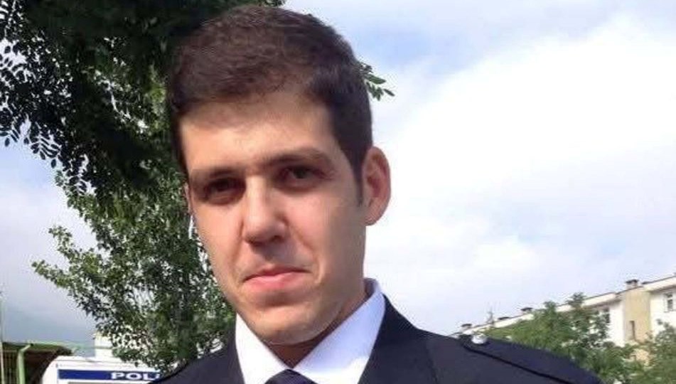 Eşinin hastalanması nedeniyle izin isteyen polis, trafik kazasında öldü.