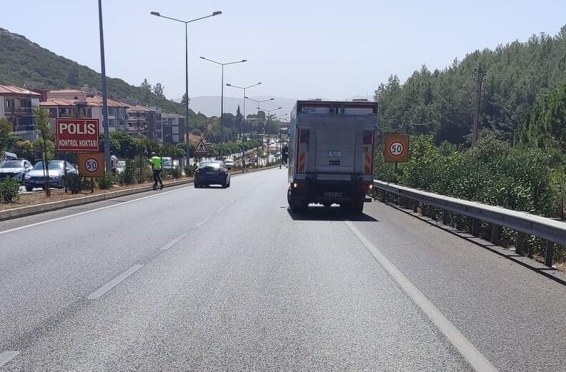 Muğla'da trafik kazasında 3 kişi yaralandı.