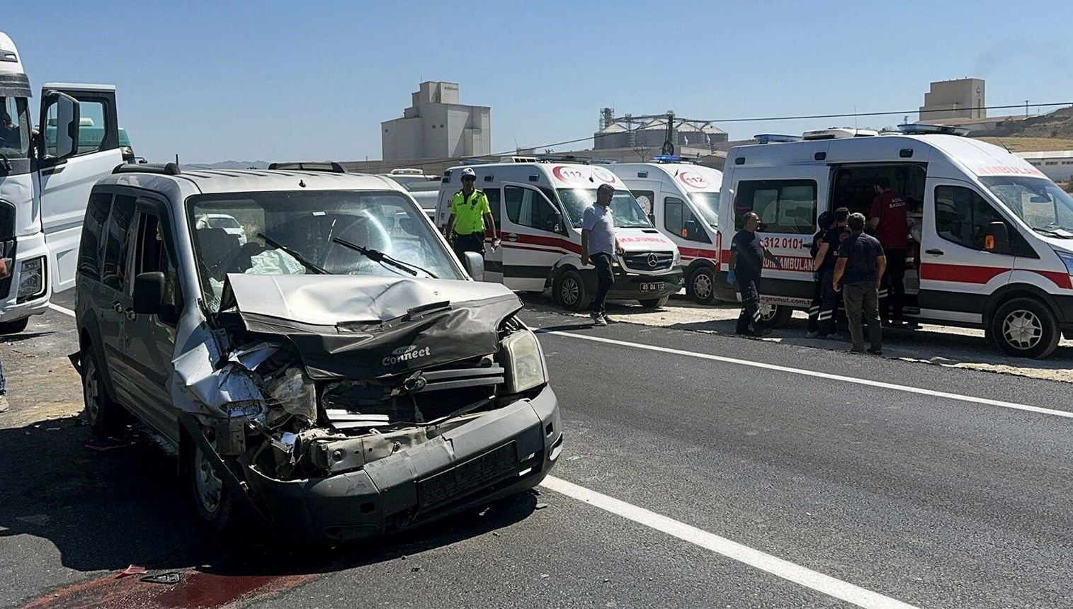 Manisa'da zincirleme kaza: 4’ü çocuk, toplamda 6 yaralı