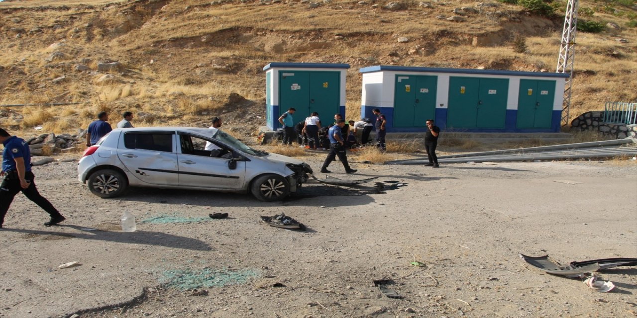 Şırnak'ta kaza: Anne ve bebek ağır şekilde yaralandı.