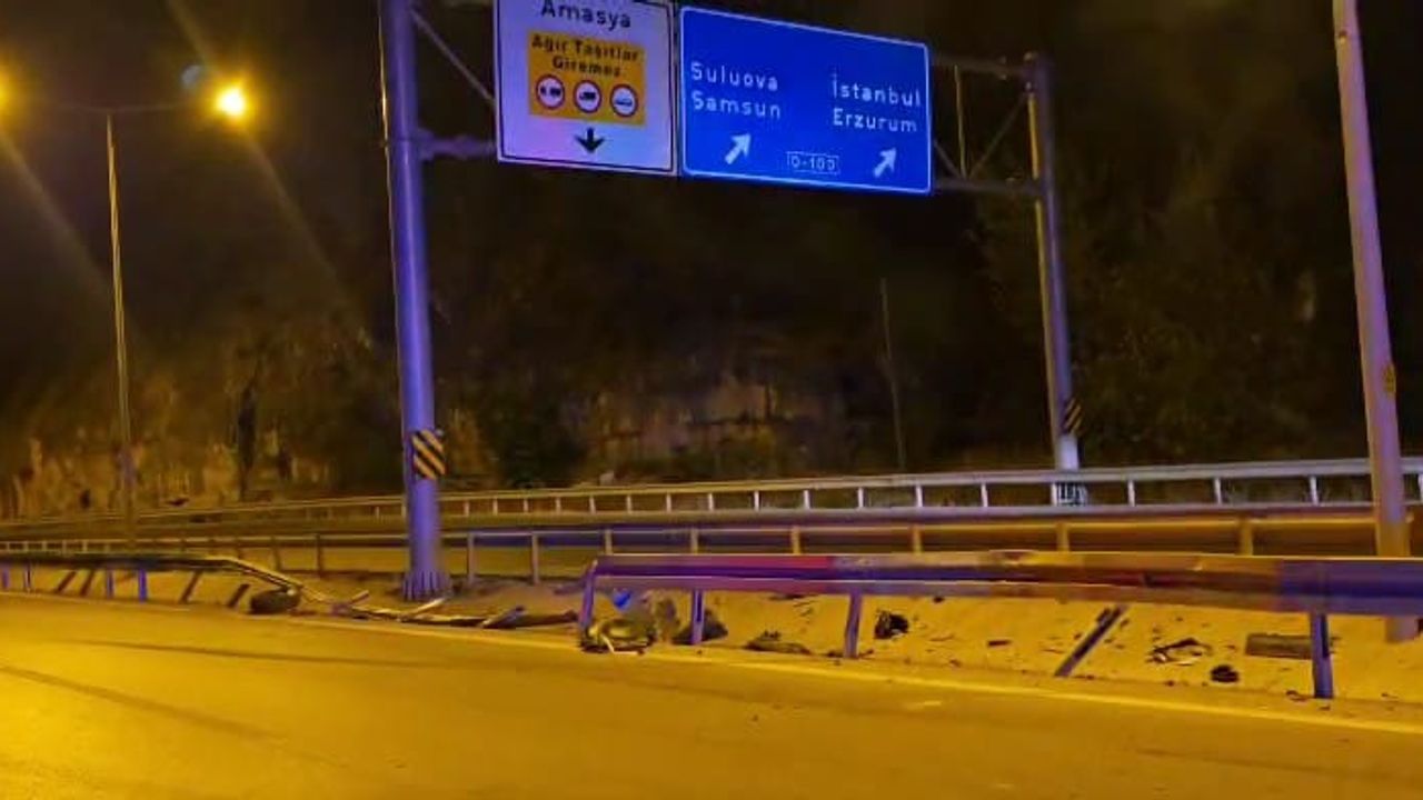 Amasya'da trajik kazada 1 kişi hayatını kaybetti, 3 kişi yaralandı.