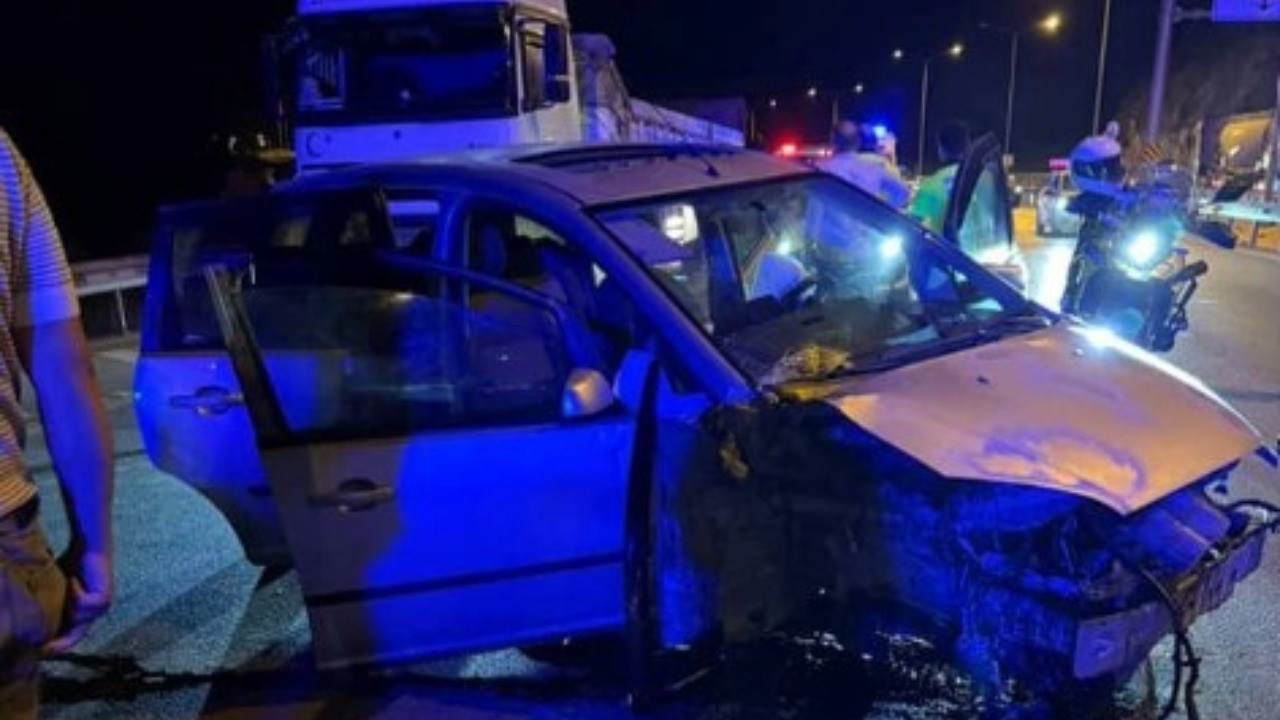 Genç sürücü aracından fırlayarak hayatını kaybetti.
