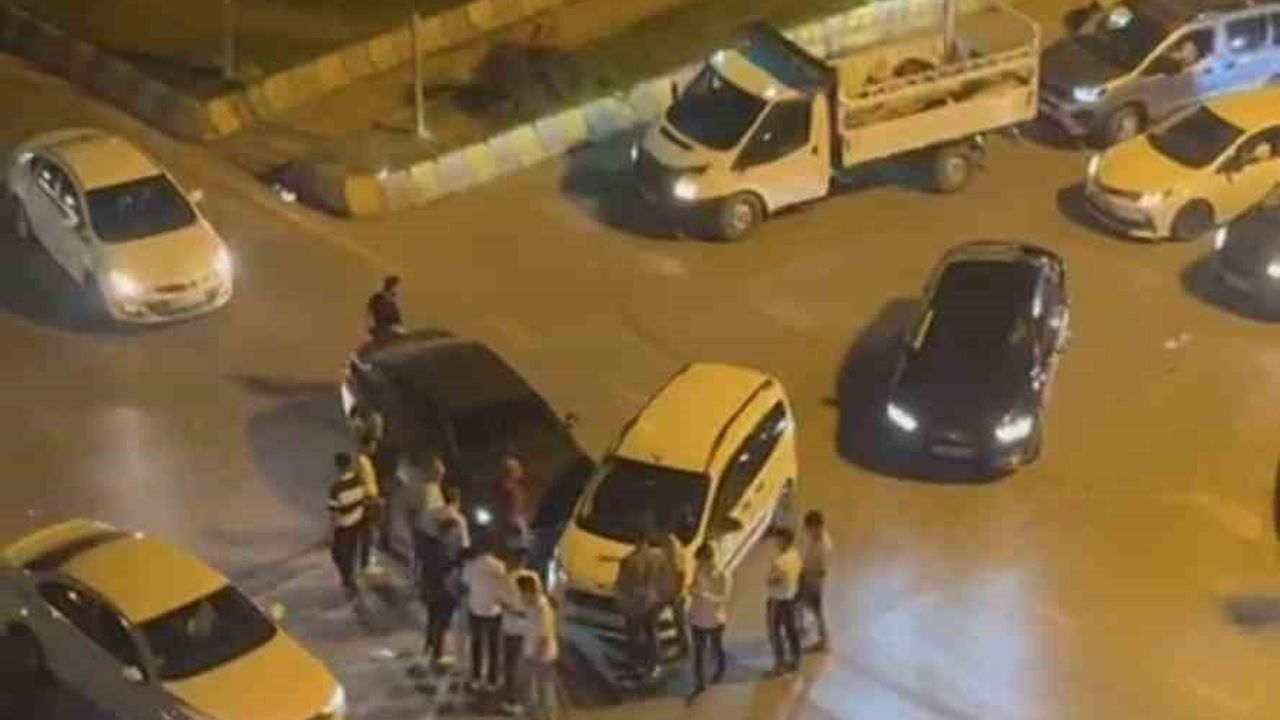 Muş'ta kaza meydana geldi: Araçlarda maddi zarar meydana geldi.