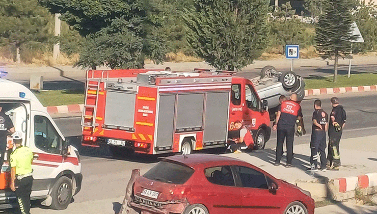 Trafik kazası Tavşanlı'da meydana geldi, 2 kişi yaralı.