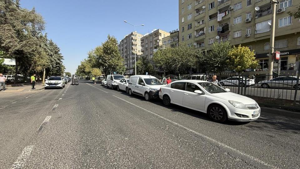 5 araç karıştığı zincirleme trafik kazağı