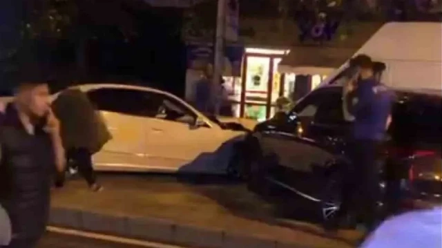 Ataşehir'de kaza sonucu altı kişi yaralandı.