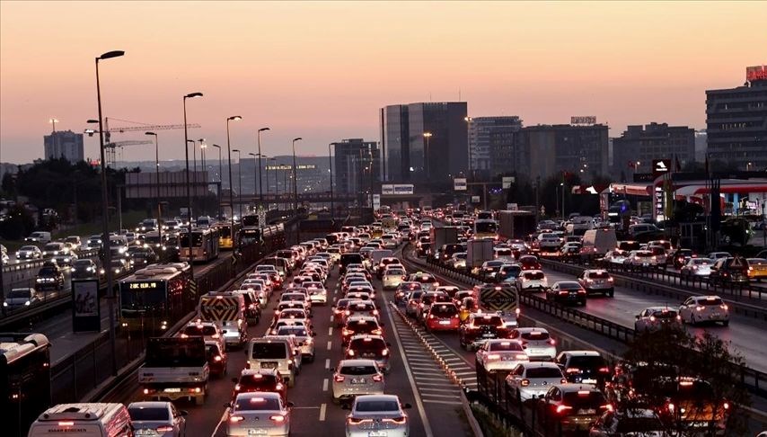 İstanbul'da trafik sıkışıklığı yüzde 80 arttı.