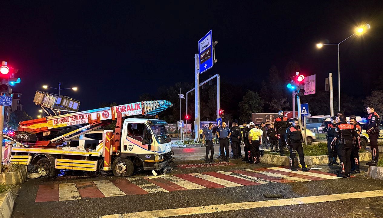 Kaza geçirenler, ailesini bilgilendirdi: 3 kişi yaralı