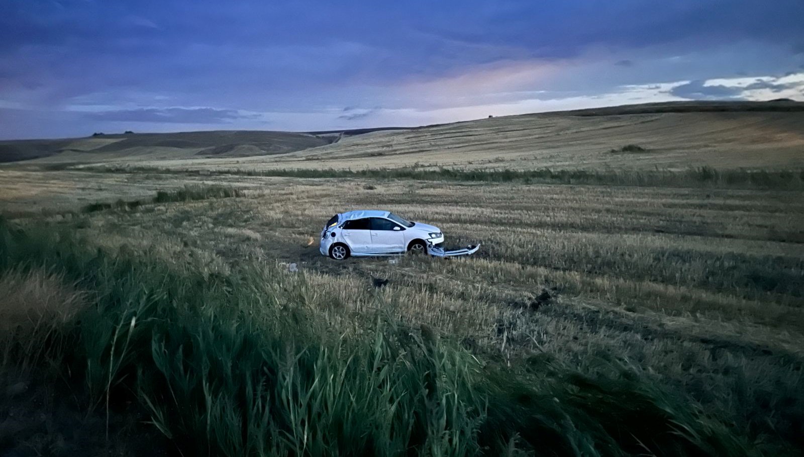 Düğün kazasında 1 kişi hayatını kaybetti ve 4 kişi yaralandı.