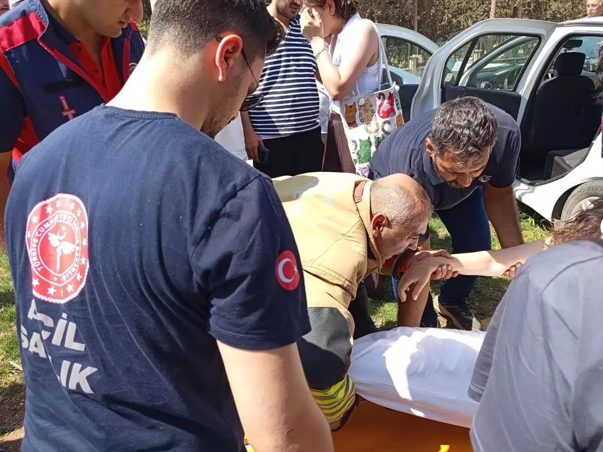 Kırıkhan'da Zincirleme Kaza: 5 Kişi Yaralandı