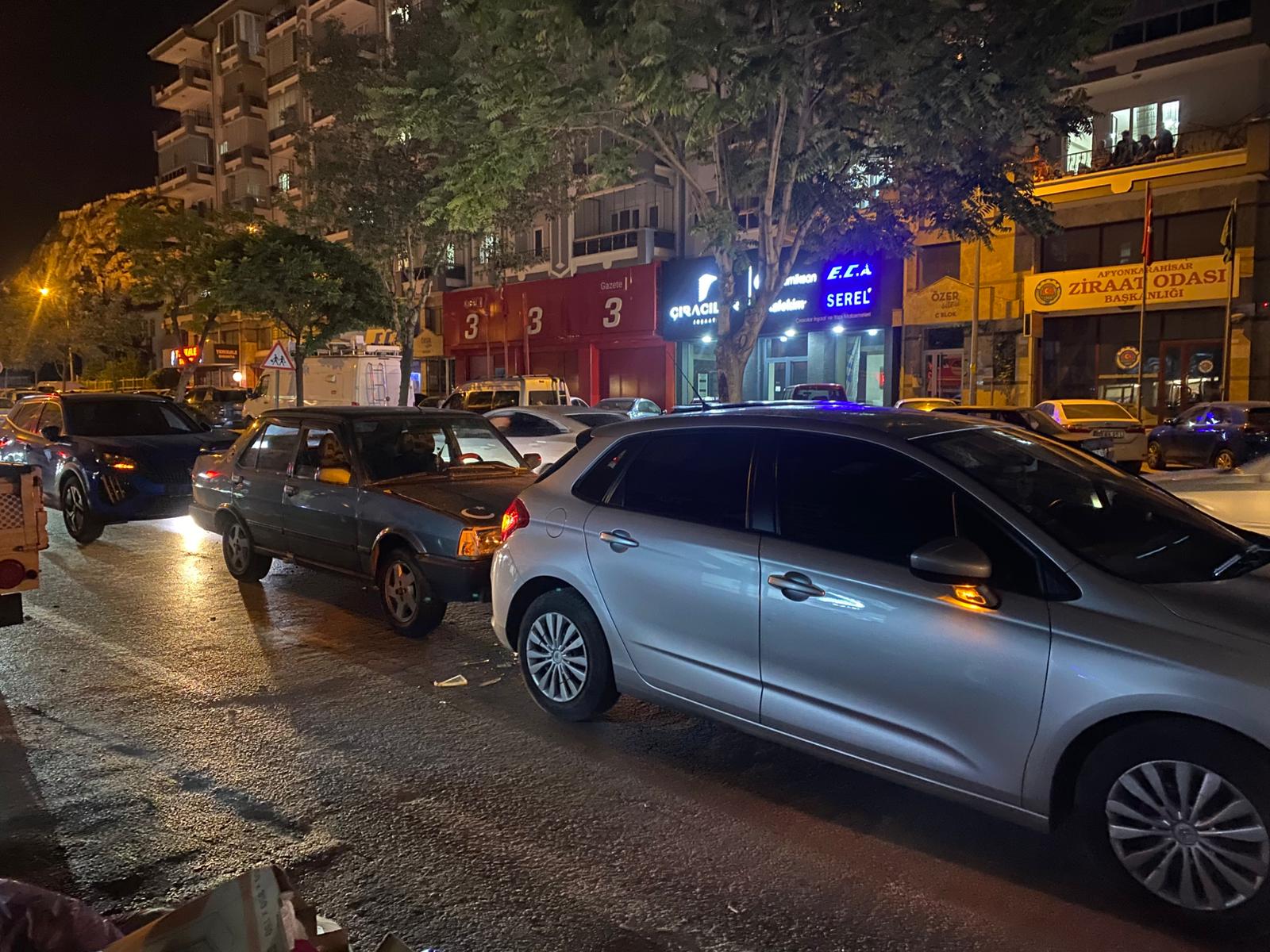 Afyonkarahisar'da ardışık kaza meydana geldi! – Son Gelişmeler