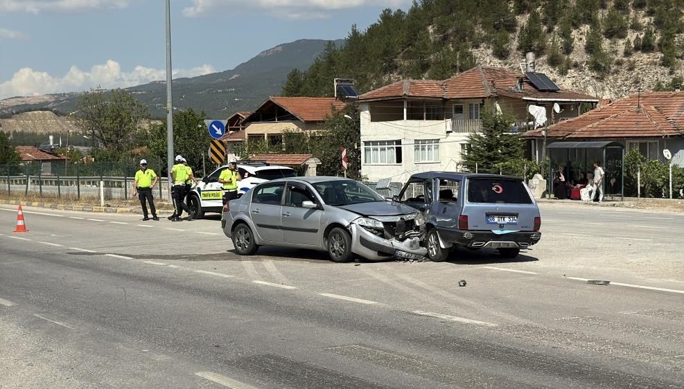 Karabük'te kaza: 6 kişi yaralandı.