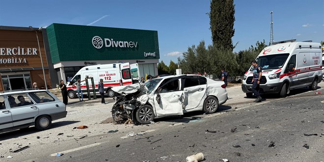 Zincirleme kaza sonucunda 1 kişi hayatını kaybetti.