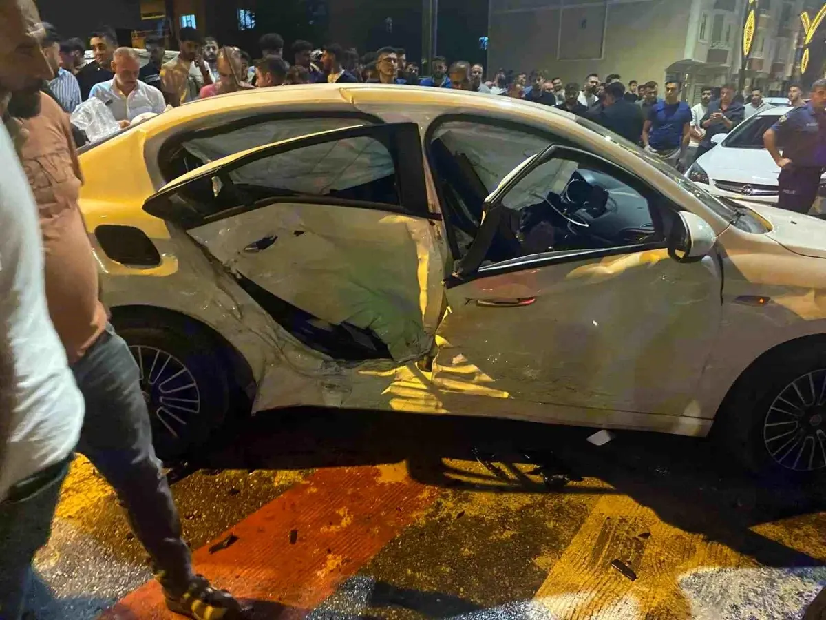 Muş'ta Kaza Sonucu 3 Kişi Yaralandı
