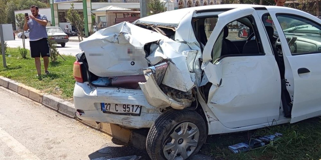 Trafik kazasında zincirleme şekilde 6 kişi yaralandı.