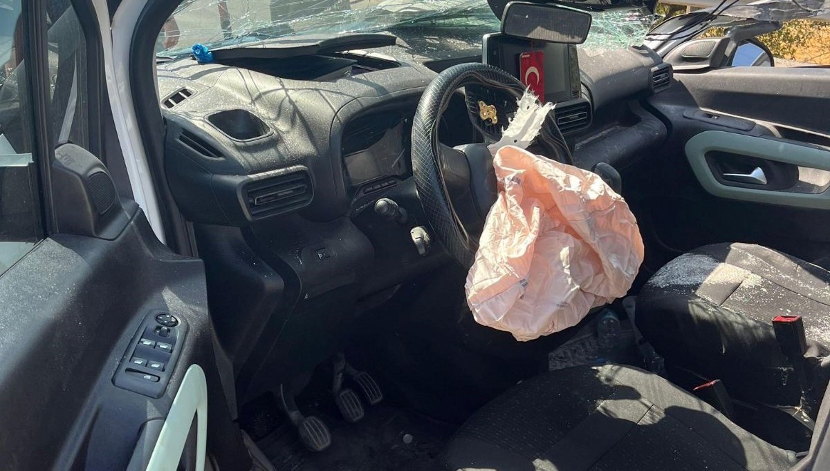 Balıkesir'de iki aracın karıştığı trafik kazasında 1 kişi yaralandı.